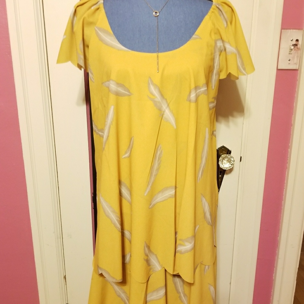 Nwot  yellow layered dress or top size M